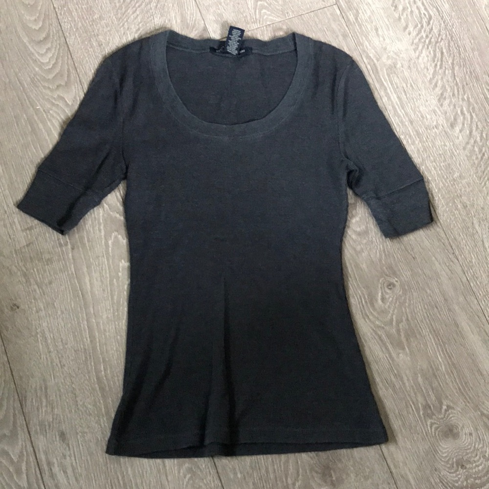 Grey top